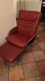 Rode fauteuil met voetenbank, Huis en Inrichting, Fauteuils, Overige materialen, Gebruikt, 75 tot 100 cm, Ophalen of Verzenden
