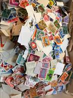 Grote partij postzegels Zwitserland bijna 500 gram 10000 st., Ophalen of Verzenden, Gestempeld
