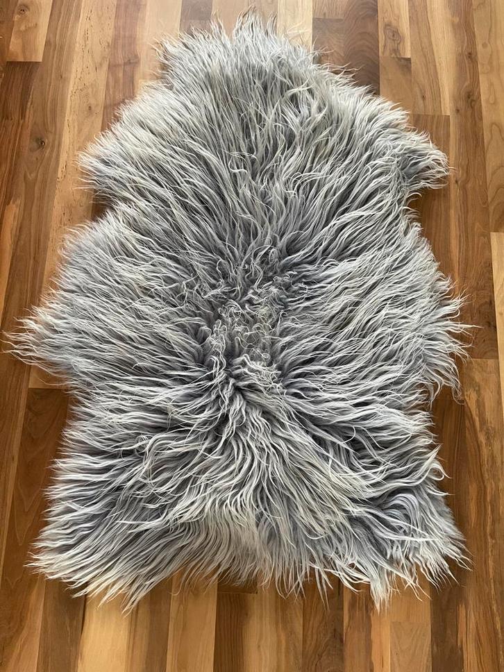 Ijslandse Schapenvacht XL - Grijs, Huis en Inrichting, Stoffering | Tapijten en Kleden, Zo goed als nieuw, 100 tot 150 cm, 150 tot 200 cm