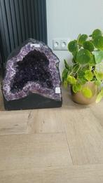 Prachtige diep paarse amethist geode Brazilië KORTING, Ophalen of Verzenden, Mineraal