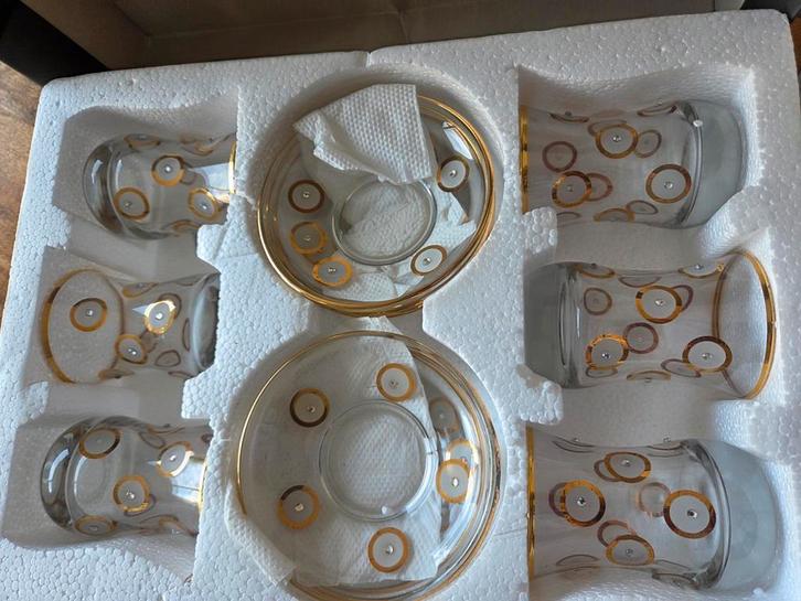 Mooie theeglazen met schotels, Huis en Inrichting, Keuken | Servies, Zo goed als nieuw, Kop(pen) en/of Schotel(s), Overige stijlen