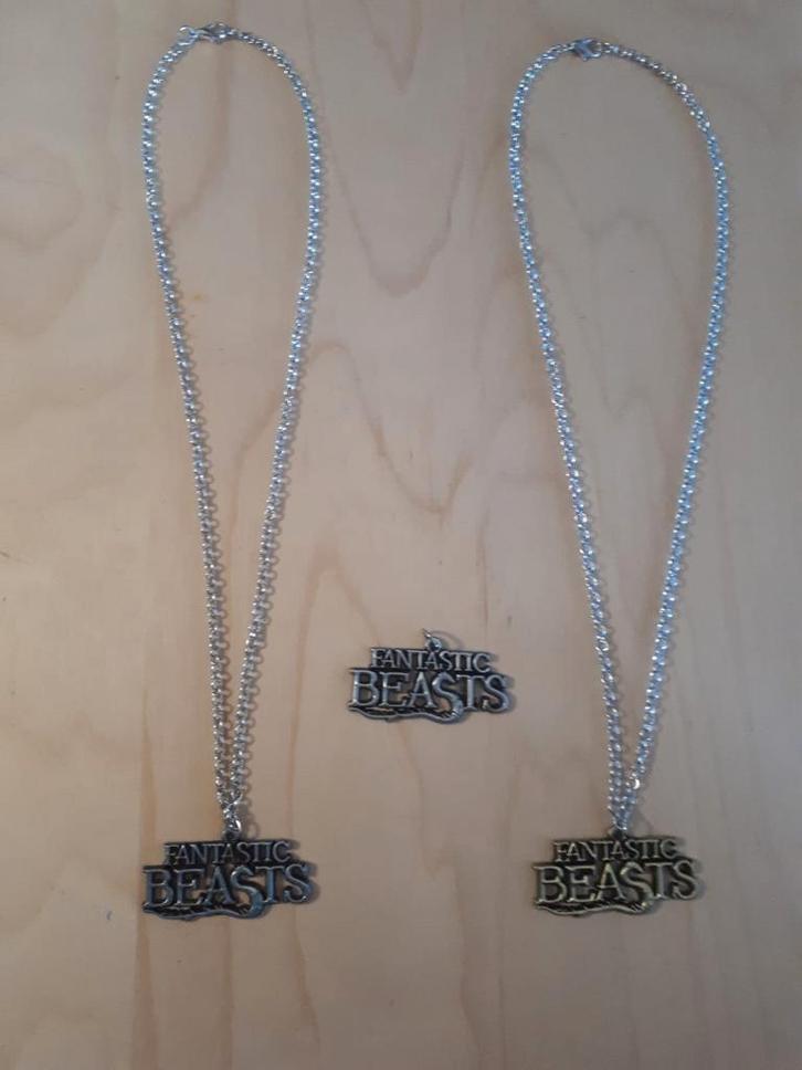 Fantastic Beasts kettingen + sleutelhanger. Harry Potter, Verzamelen, Harry Potter, Nieuw, Ophalen of Verzenden