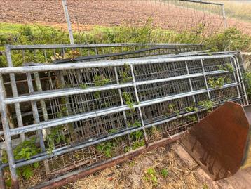 Diversen vee hekken te toop beschikbaar voor biedingen