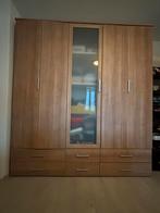 Grote eikenhouten kledingkast met veel opbergruimte, Huis en Inrichting, Kasten | Kledingkasten, Ophalen, Gebruikt, 200 cm of meer