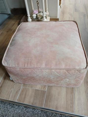 Poef, hocker, voetenbank Riviera Maison, poederrose,. beschikbaar voor biedingen