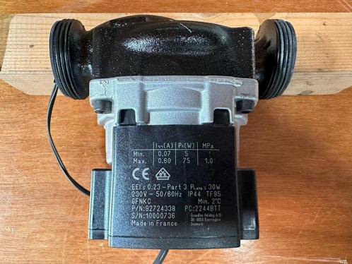 Te koop: Bosch cv pomp UPMO 7M 25 GG 3H PP, Doe-het-zelf en Verbouw, Verwarming en Radiatoren, Zo goed als nieuw, Overige typen