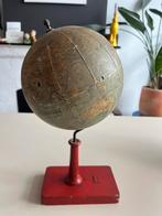 Globe, op poot. Antiek. 35 cm hoog, Huis en Inrichting, Woonaccessoires | Wereldbollen, Ophalen of Verzenden, Gebruikt