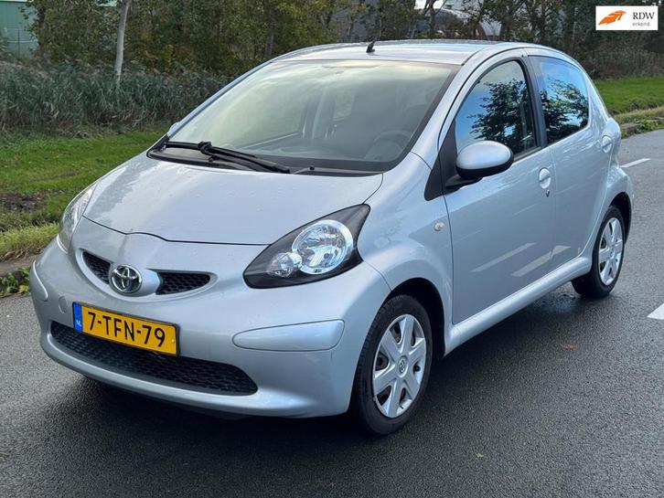 Toyota Aygo 1.0-12V Comfort Navigator / AIRCO / AUTOMAAT, Auto's, Toyota, Bedrijf, Te koop, Aygo, ABS, Airbags, Airconditioning