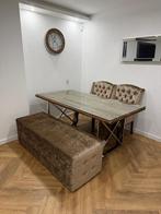 Eettafel met stoelen en bank in fluweel croco design, Ophalen of Verzenden, Zo goed als nieuw, Minder dan 4 stoelen