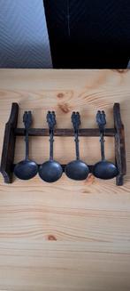 Vier tinnen lepels op rek, Ophalen of Verzenden