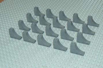 L541 Gebogen stenen 1x3 (binnen boog) donker grijs 20 st. beschikbaar voor biedingen