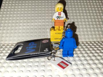 LEGO VIP minifigure Blue Key Chain  beschikbaar voor biedingen