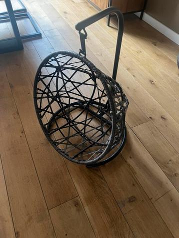 Hangstoel / Eivormige stoel – zonder kussen beschikbaar voor biedingen