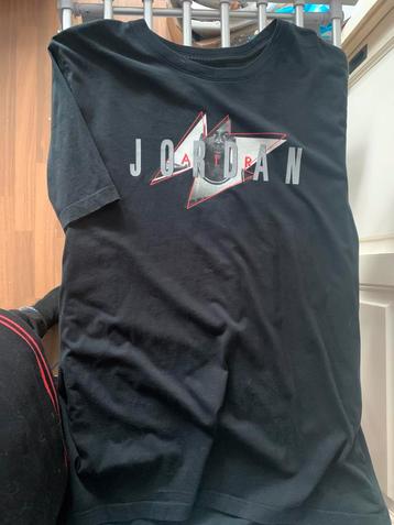 Nike jordan t-shirt xxl beschikbaar voor biedingen
