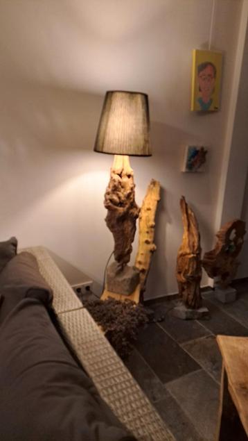 Unieke Eikenlamp op Granieten Voet beschikbaar voor biedingen