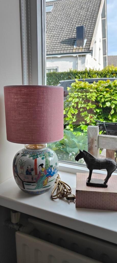 Chique tafellamp poot van oude Chinese gemberpot en roze kap, Huis en Inrichting, Lampen | Lampenkappen, Zo goed als nieuw, Minder dan 25 cm