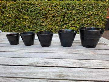 Set van 5 Erica vintage bloempotten beschikbaar voor biedingen