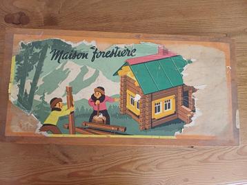 Vintage speelgoed “Maison Forestiere” Houten blokhut beschikbaar voor biedingen