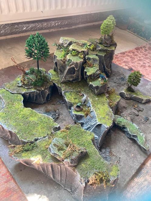 Wargaming dnd terrein scenery rotsen en bomen, Hobby en Vrije tijd, Modelbouw | Figuren en Diorama's, Zo goed als nieuw, Ophalen of Verzenden