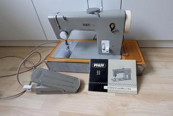 Pfaff 90 Naaimachine in Koffer + Accessoires beschikbaar voor biedingen