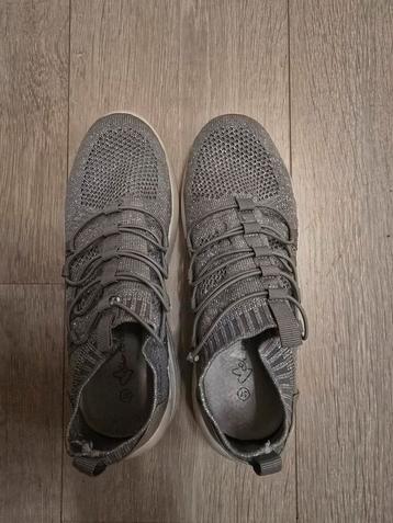 Zilver kleurige zomerschoenen maat 37 beschikbaar voor biedingen