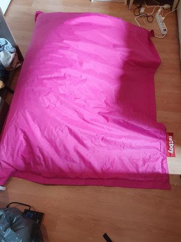Roze fatboy zitzak beschikbaar voor biedingen