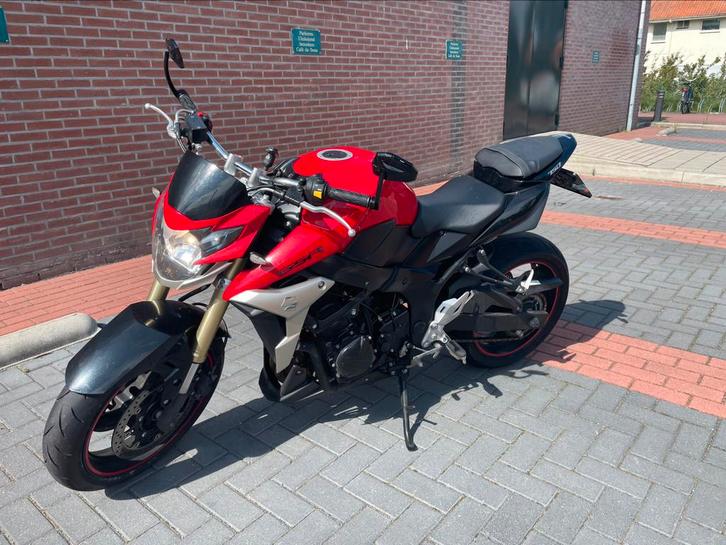 Zeer nette suzuki gsr 750!, Motoren, Motoren | Yamaha, Particulier, Naked bike, Ophalen