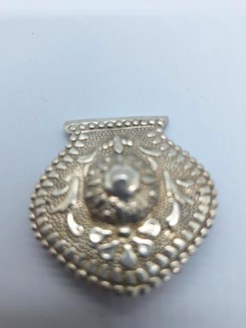 Antieke Oorschelp Broche - 5cm - Goede Conditie beschikbaar voor biedingen
