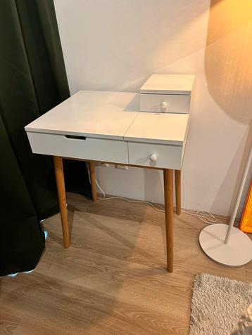 Kaptafel / makeuptafel - wit met hout beschikbaar voor biedingen