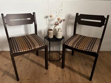 Seventies/eighties stoelen beschikbaar voor biedingen