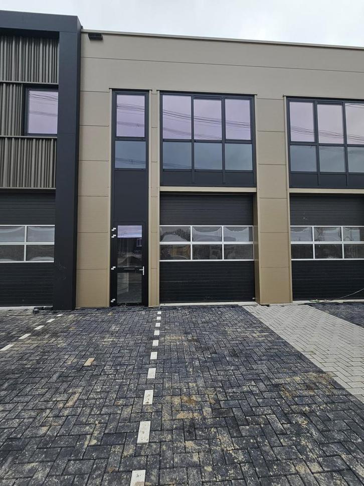 Bedrijfsunit te huur bedrijfspand Heinenoord, Doe-het-zelf en Verbouw, Deuren en Horren, Garagedeur, 215 cm of meer, 120 cm of meer