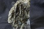 Zwarte Toermalijn op matrix, Verzamelen, Mineralen en Fossielen, Ophalen of Verzenden, Mineraal