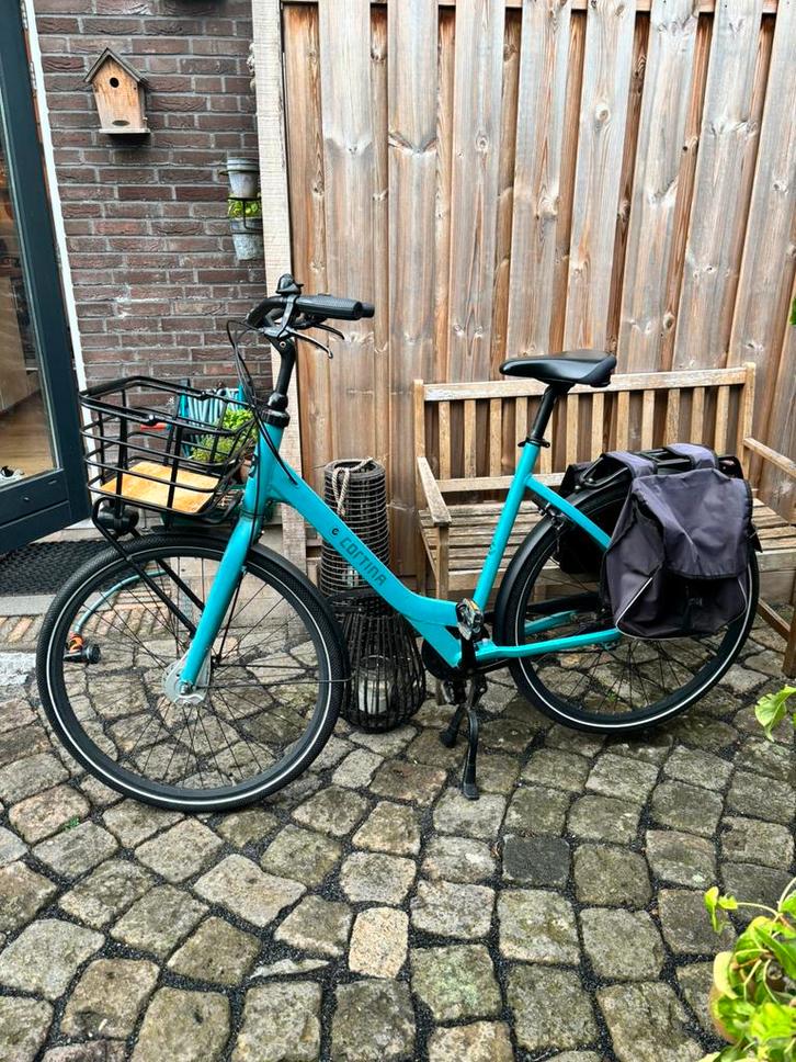 cortina common frame 57 turquoise inclusief mandje s7, Fietsen en Brommers, Fietsen | Dames | Omafietsen, Zo goed als nieuw, 56 cm of meer