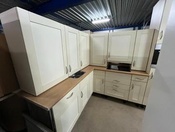 Complete Keuken Compleet Met APP 2646 120Keukens op voorraad beschikbaar voor biedingen