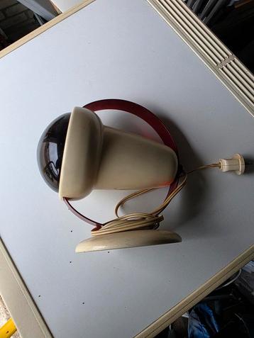Vintage Rode Lamp - Infraroodlamp beschikbaar voor biedingen