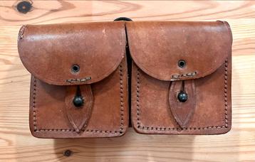 Bruin leren munitietasje / heuptasje - Militaria beschikbaar voor biedingen
