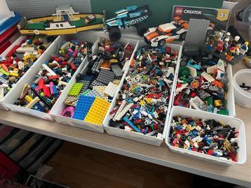 lego grote partij diversen stenen poppetjes wielen enz enz  beschikbaar voor biedingen