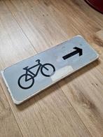 Verkeersbord fiets rechts reflecteert, Ophalen of Verzenden, Zo goed als nieuw