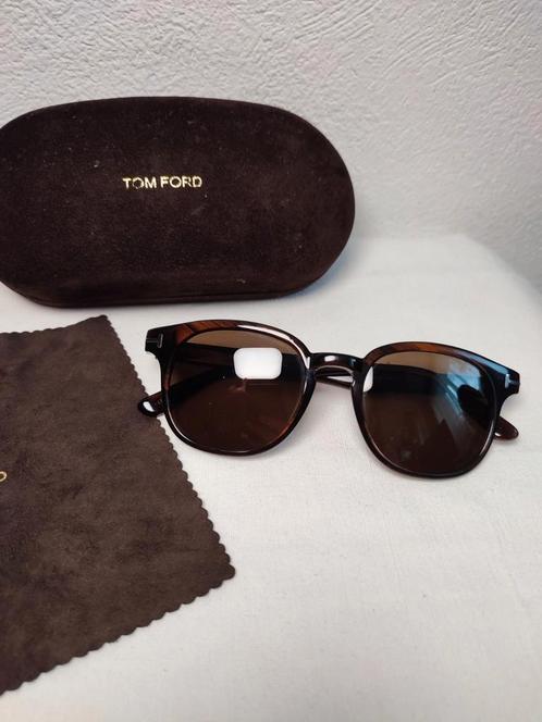 Tom Ford model Frank TF 399 bruin Zonnebril Unisex logo case, Sieraden, Tassen en Uiterlijk, Zonnebrillen en Brillen | Dames, Gebruikt