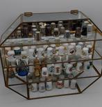 Verzameling vingerhoedjes in messing vitrine, Ophalen, Gebruikt