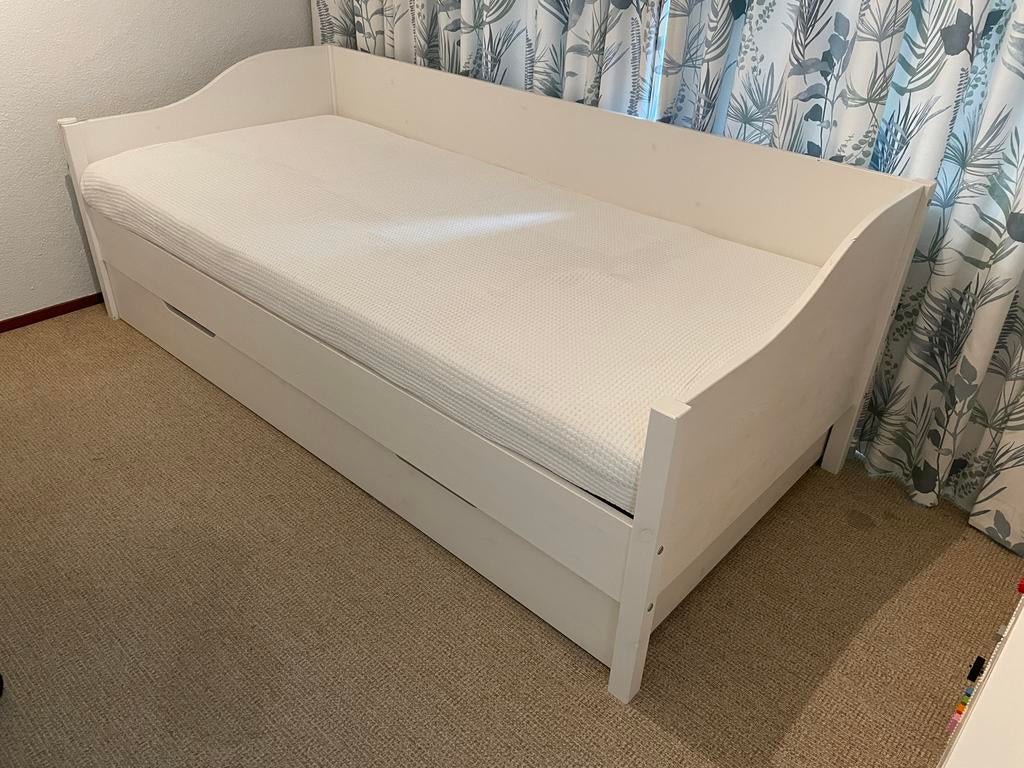 Wit bed met matras en lattenbodem z.g.a.n, Ophalen, 90 cm, Eenpersoons, Wit