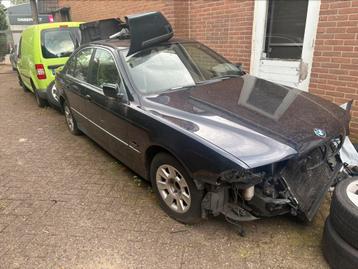 Bmw E39 5 serie onderdelen beschikbaar voor biedingen