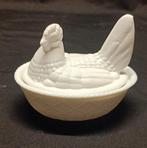 Opaline witte kip op nest schaal, Antiek en Kunst, Ophalen of Verzenden
