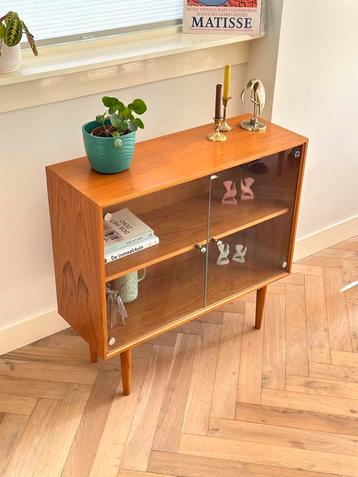 Vintage vitrine kastje hout jaren 50/60 wandmeubel beschikbaar voor biedingen