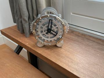 Design Klok Bewegende Raderen Gear Clock Blikvanger Kunst beschikbaar voor biedingen