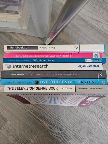 Diverse studieboeken - Journalistiek en Communicatie beschikbaar voor biedingen