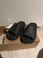 Yeezy slide onyx, Kleding | Heren, Schoenen, Gedragen, Slippers, Ophalen of Verzenden, Yeezy