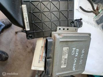 Computer  8200214973+ uch 8200029340b+sleutels renault beschikbaar voor biedingen