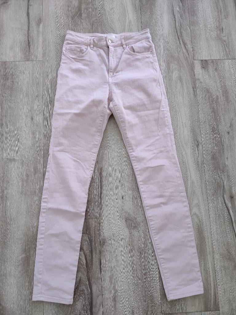 Prachtige lichtroze spijkerbroek van H&M, 36. Skinny jeans., Overige kleuren, Onb, Ophalen of Verzenden, W28 - W29 (confectie 36)