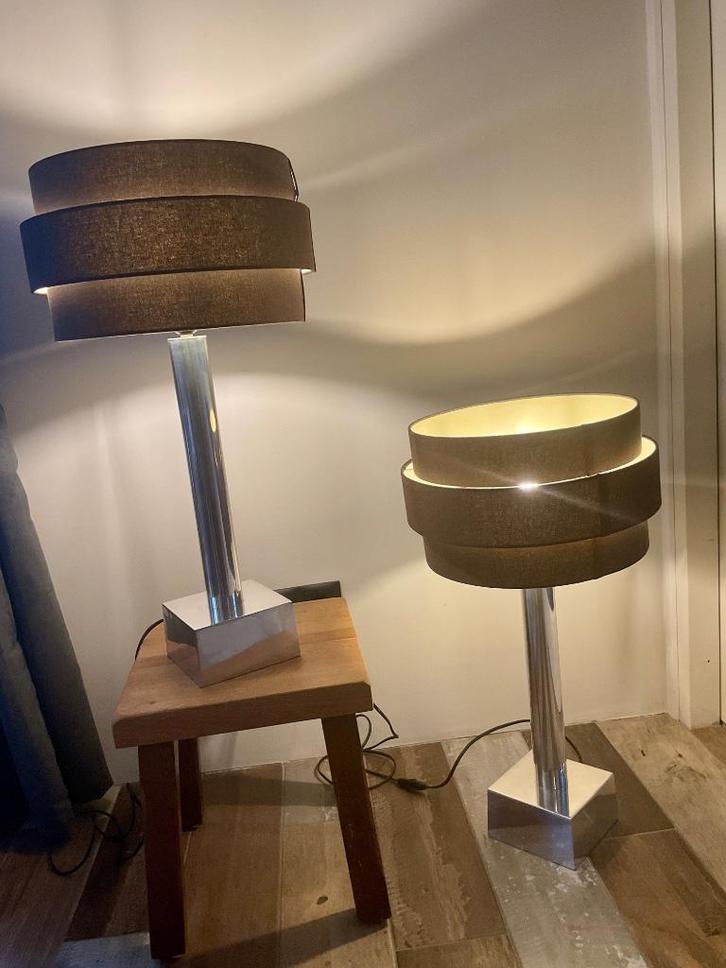 2 grote aluminium Van de Heg design tafellampen, bruine kap, Huis en Inrichting, Lampen | Tafellampen, Nieuw, Minder dan 50 cm